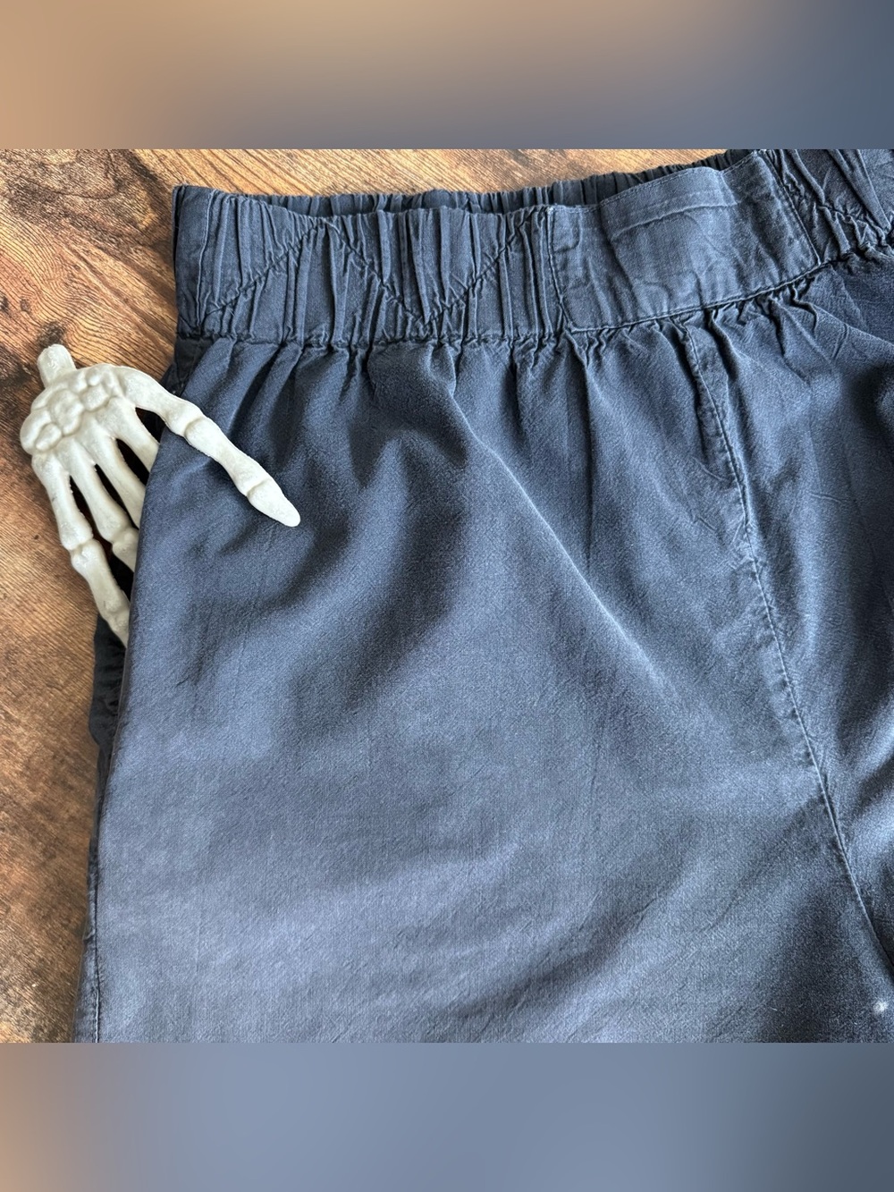 Vintage 90s Black Cotton High Waisted Pleated Paperbag Shorts ~ Size Medium - Picture 9 of 9